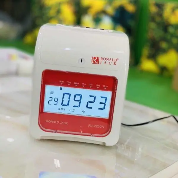 Cách Sử Dụng Máy Chấm Công Thẻ Giấy Tránh Các Lỗi Đơn Giản