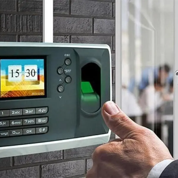 Kinh nghiệm mua máy chấm công vân tay – bạn đã biết chưa?