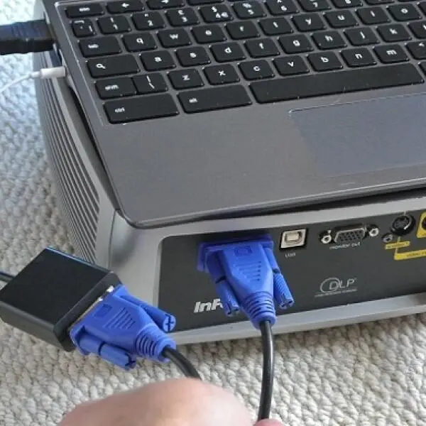 [Khắc Phục Ngay] 3+ Lỗi Máy Chiếu Không Lên Nguồn